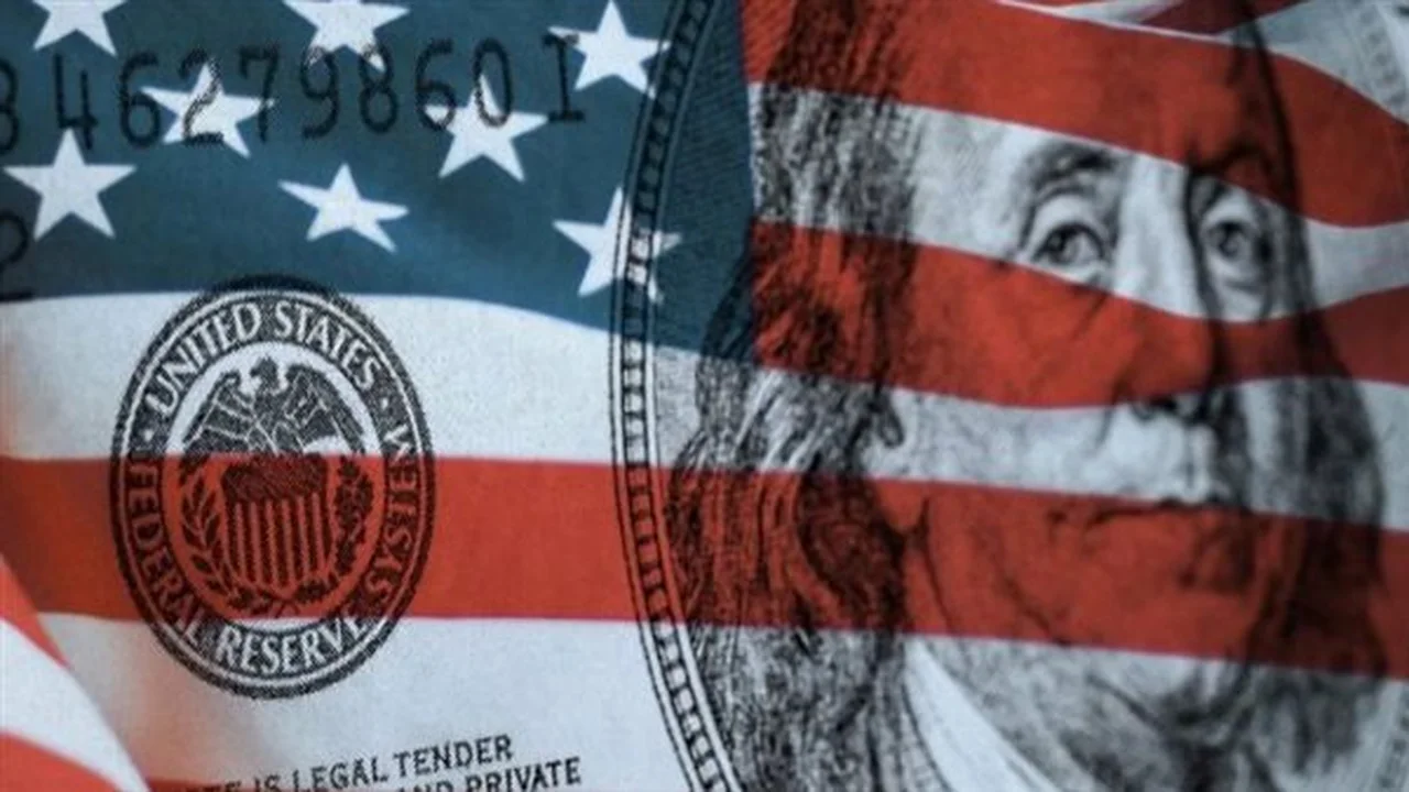 استقرار مؤشر الدولار.. العملة الأمريكية تراوح مكانها عند 97.52 نقطة رغم خسائر سابقة